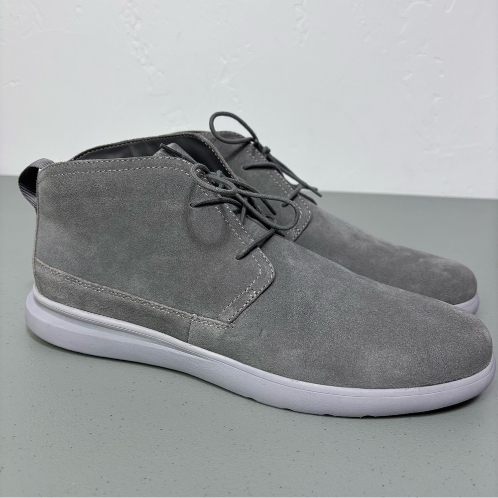 Johnnie-O Chill Chukka Boots Men's Neutral Gray Size 13 M Leather Suede Upper